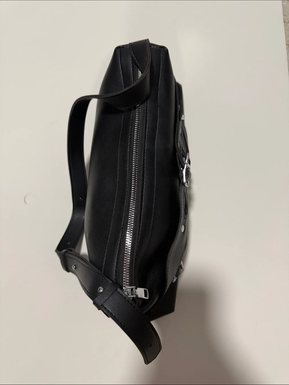 N/A sleek black